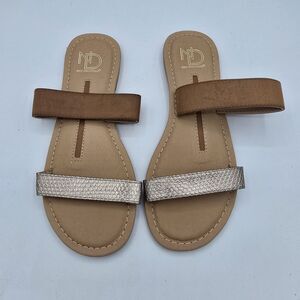 New Directions Woman Size 6 Trapped Brown Sandals